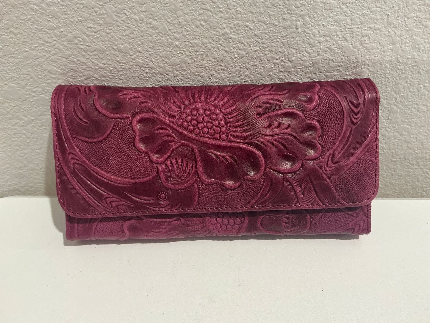Women’s Leather Wallets Large Snap Closure