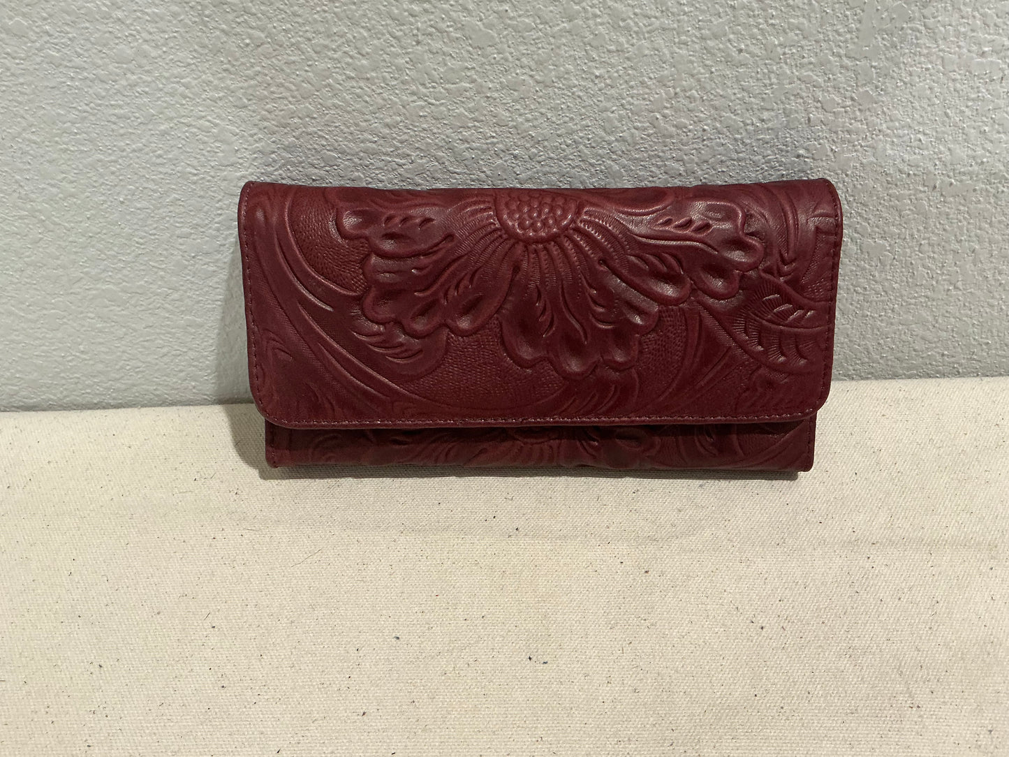 Women’s Leather Wallets Large Snap Closure