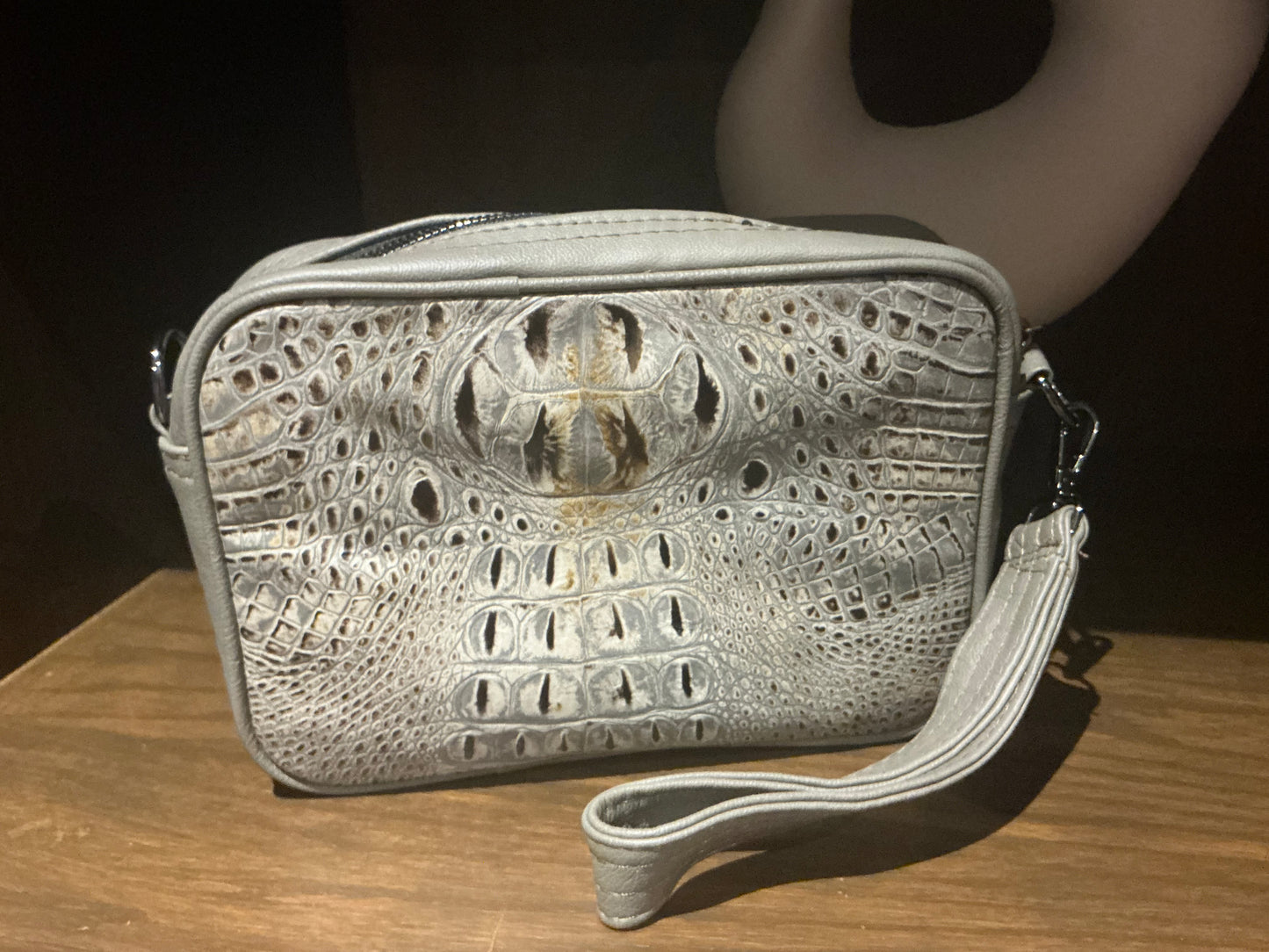 Women’s Leather Medium Crossbody