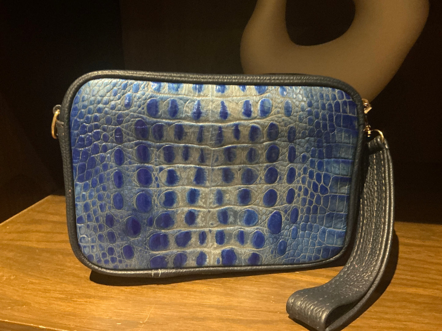 Women’s Leather Medium Crossbody