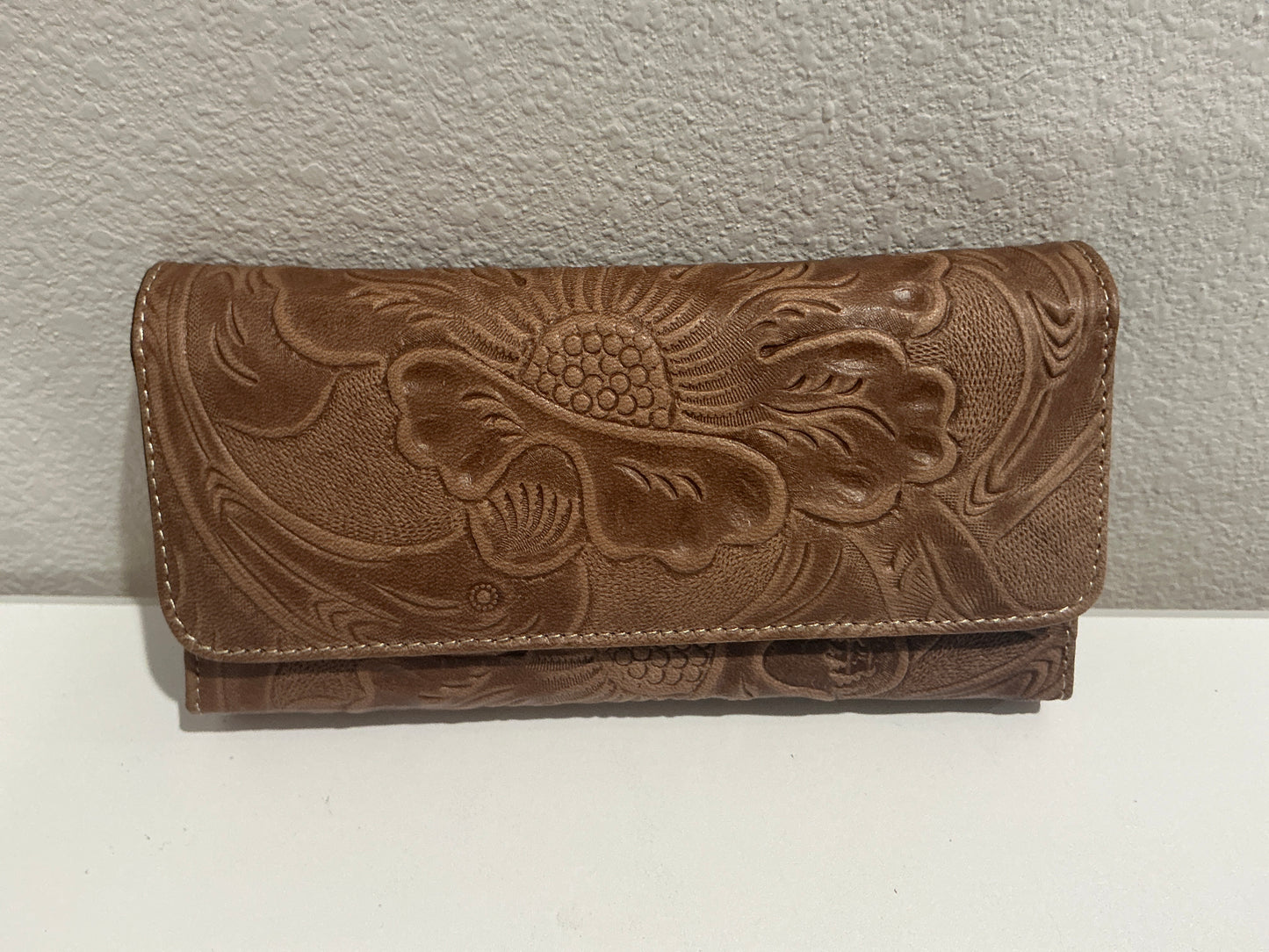 Women’s Leather Wallets Large Snap Closure