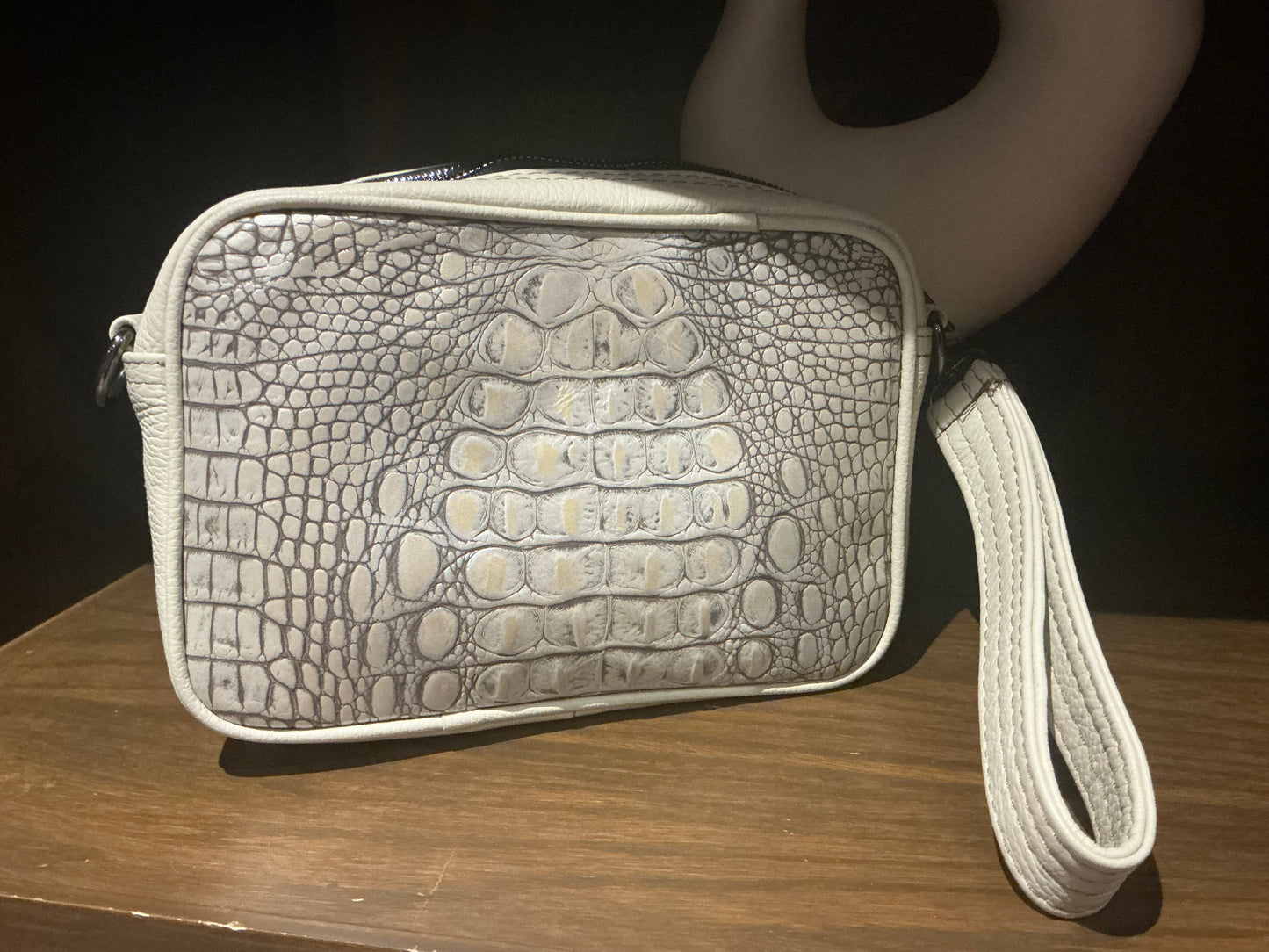 Women’s Leather Medium Crossbody