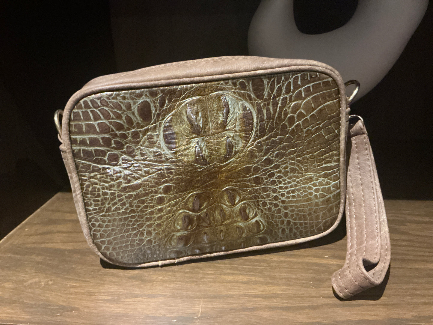 Women’s Leather Medium Crossbody