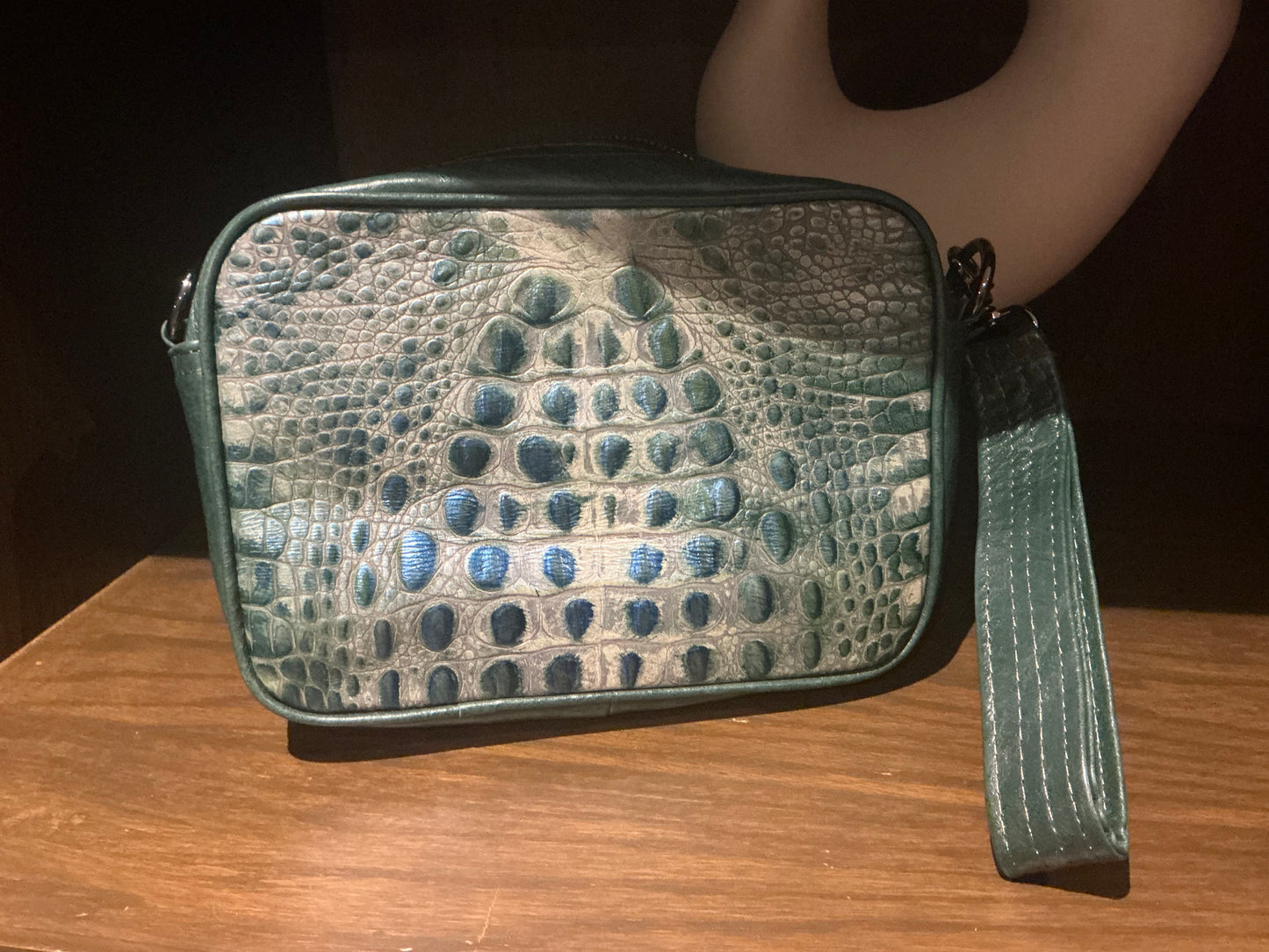 Women’s Leather Medium Crossbody