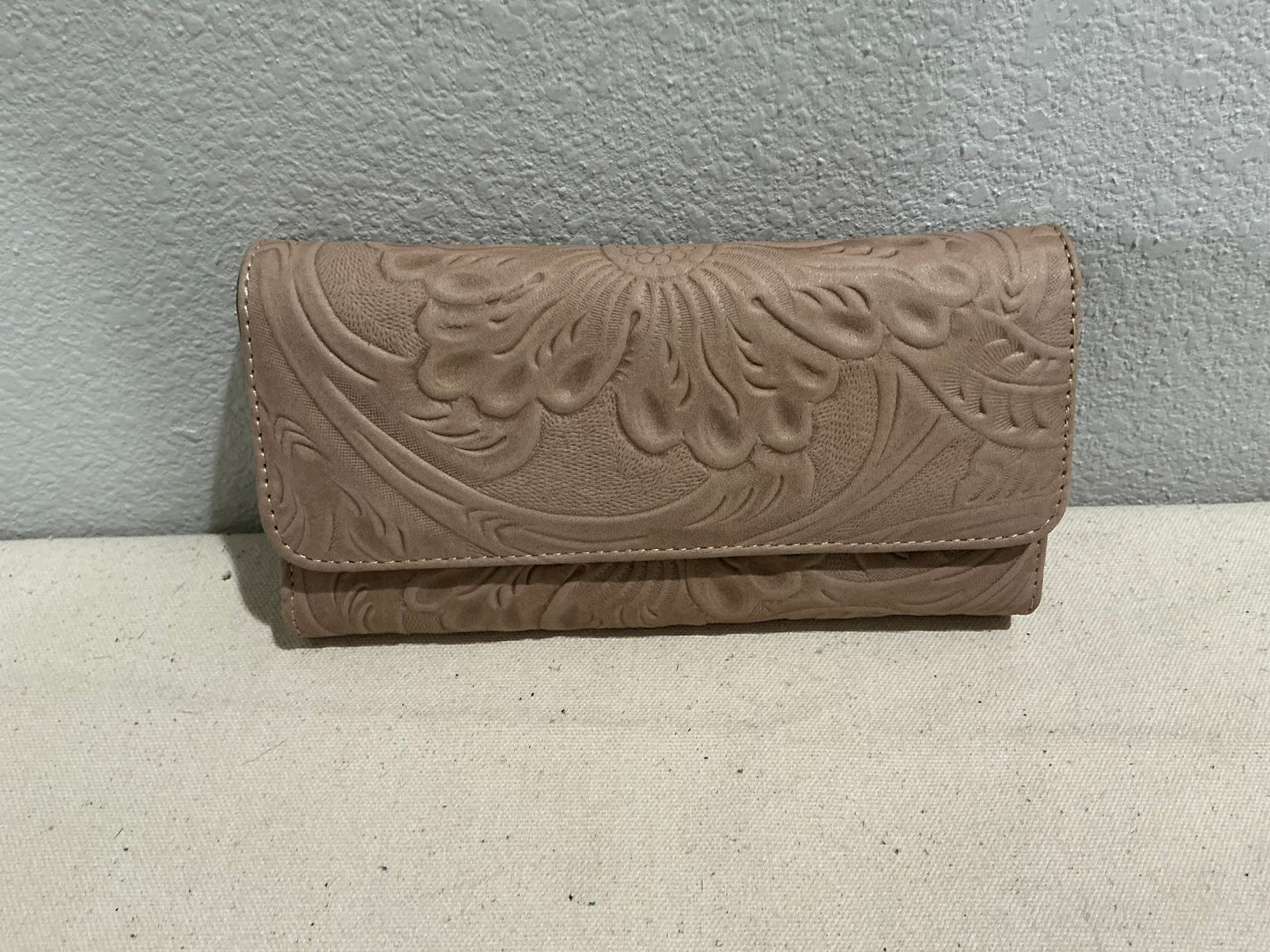Women’s Leather Wallets Large Snap Closure